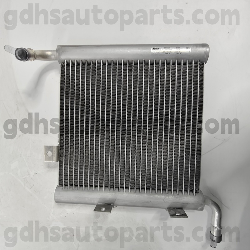 607176 Nissens Sklop radiatorja za Range Rover Velar OE št. LR140296